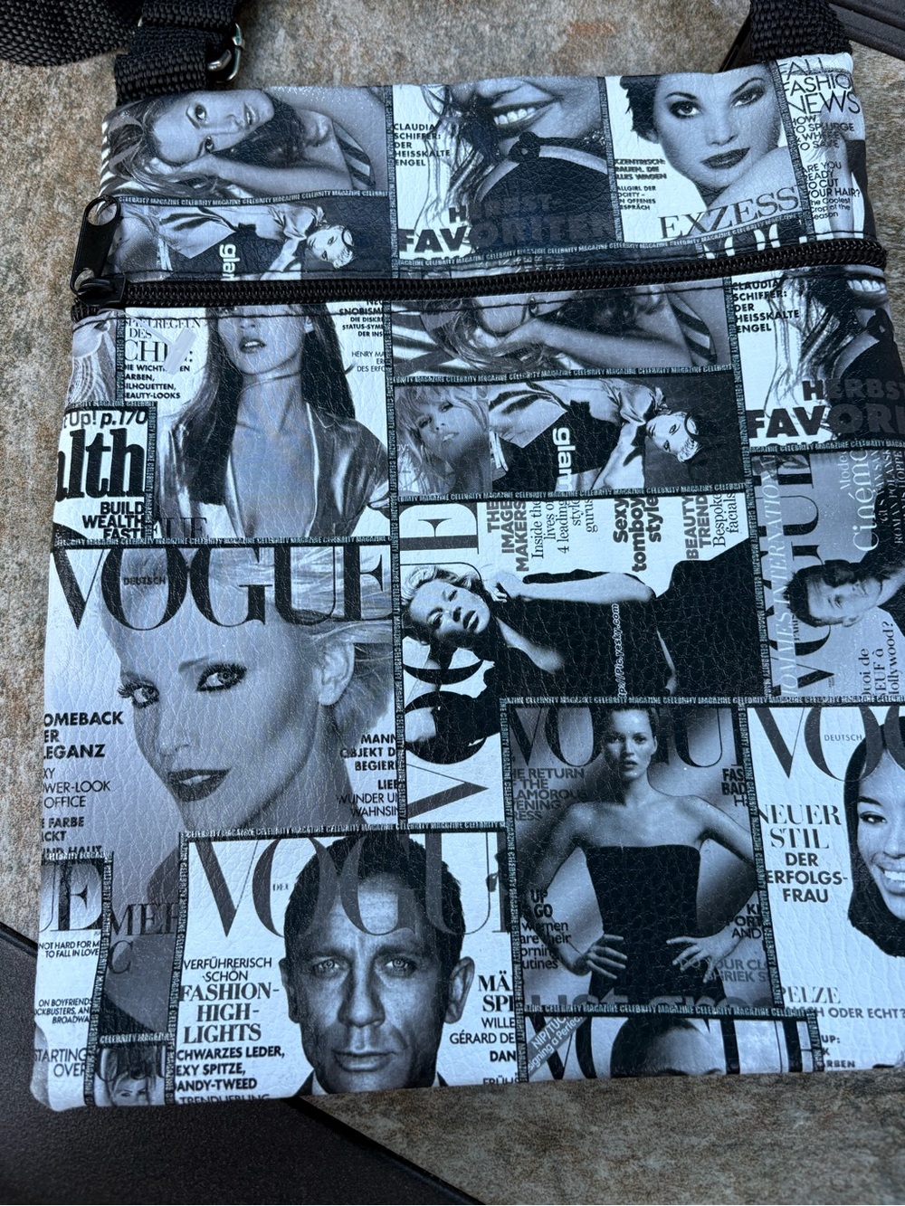 Black & White Photo-Print Crossbody Bag - Picture 3 of 9